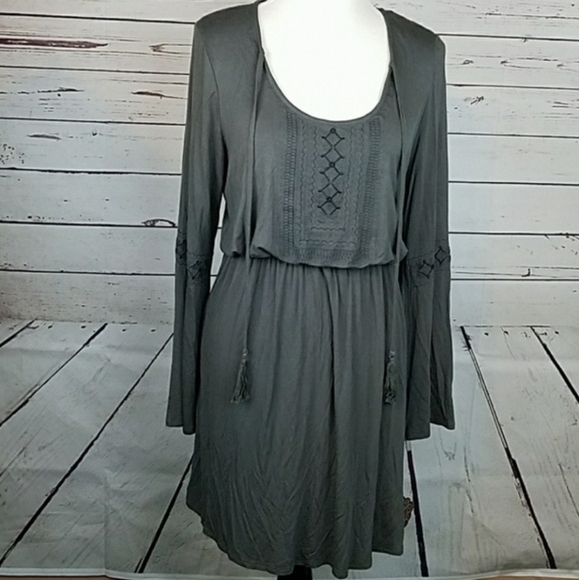 Knox Rose Gray Bell Sleeve Embroidered Scoop Neck Tassel Tie Boho Dress - Picture 2 of 9